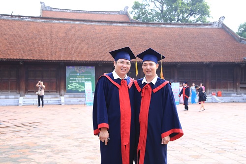 Lễ trao bằng Thạc sĩ trường Đại học Đông Đô - Hà Nội  tại di tích Văn Miếu - Quốc Tử Giám