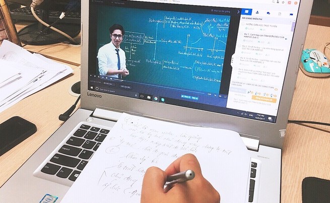 Quyết định tổ chức phương thức học trực tuyến