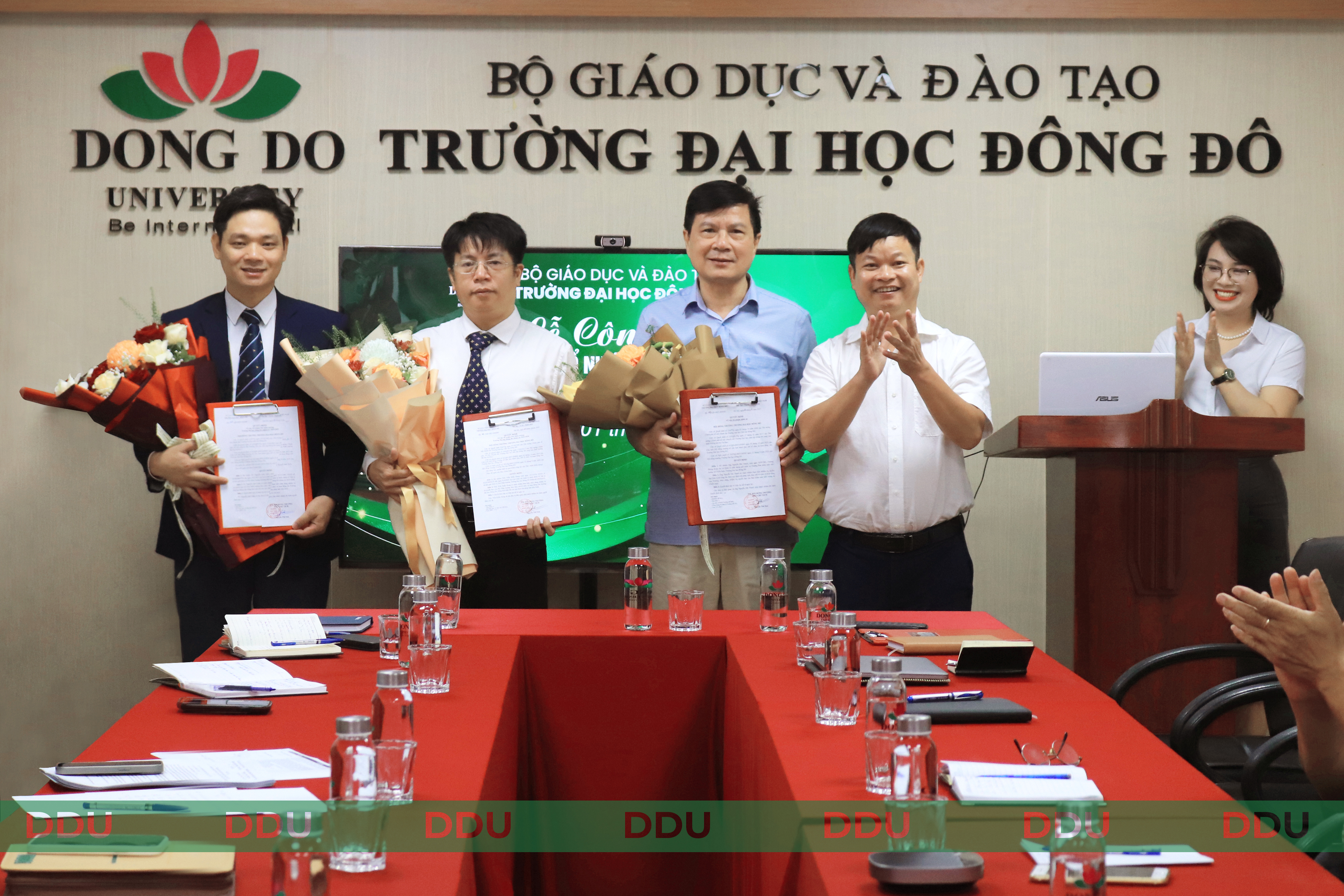 Trao quyết định bổ nhiệm tân Phó Hiệu trưởng và công bố thành lập Ban Kiểm soát Chất lượng & Chiến lược
