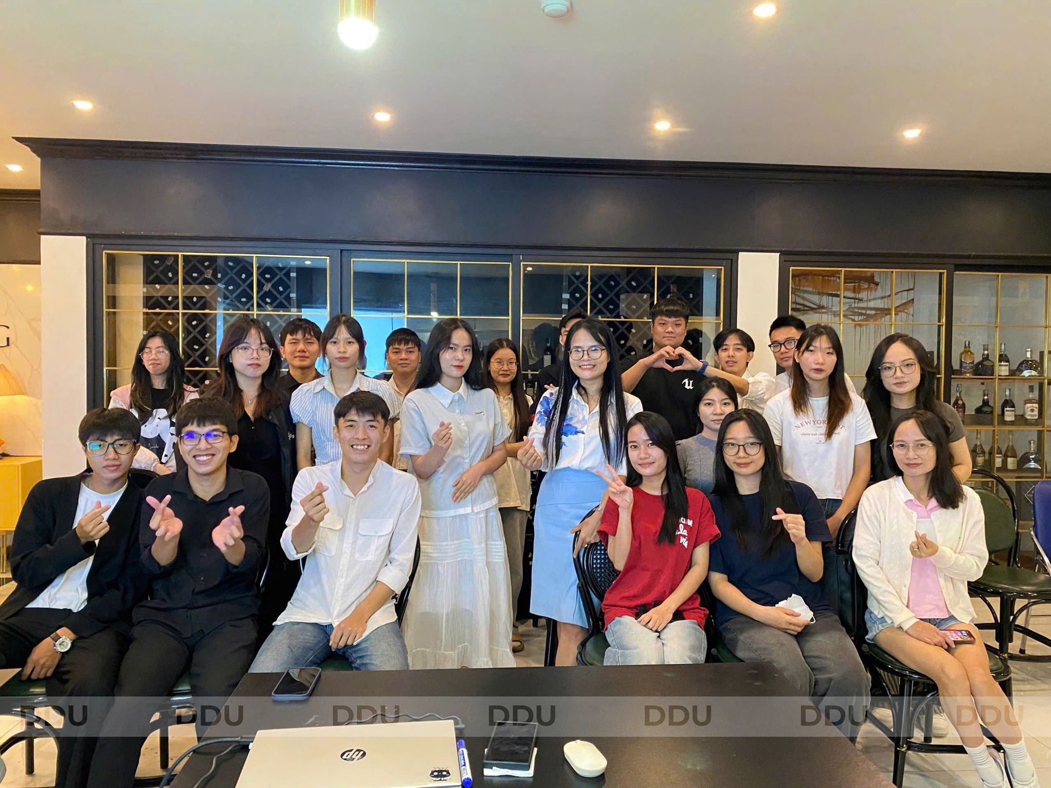 Sinh viên Khoa Thương mại điện tử học bằng trải nghiệm, làm để hiểu sâu