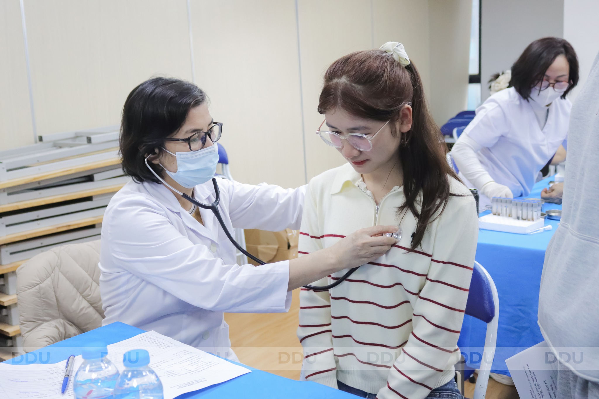 Trường Đại học Đông Đô tổ chức khám sức khỏe định kỳ cho cán bộ, giảng viên, người lao động và sinh viên K30