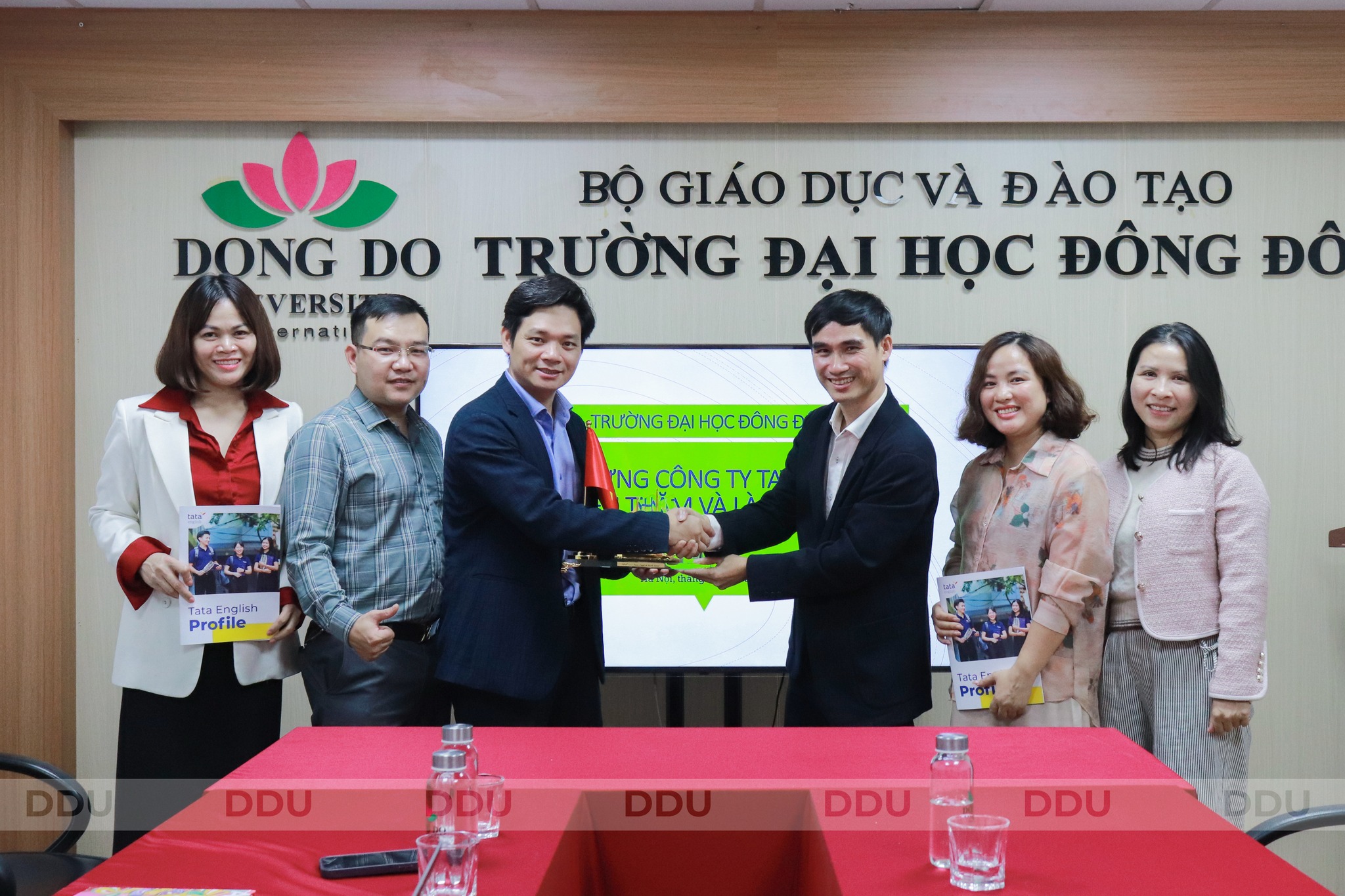 Trường Đại học Đ&ocirc;ng Đ&ocirc; hợp t&aacute;c c&ugrave;ng Trung t&acirc;m Tiếng Anh Tata n&acirc;ng tầm năng lực ngoại ngữ cho sinh vi&ecirc;n