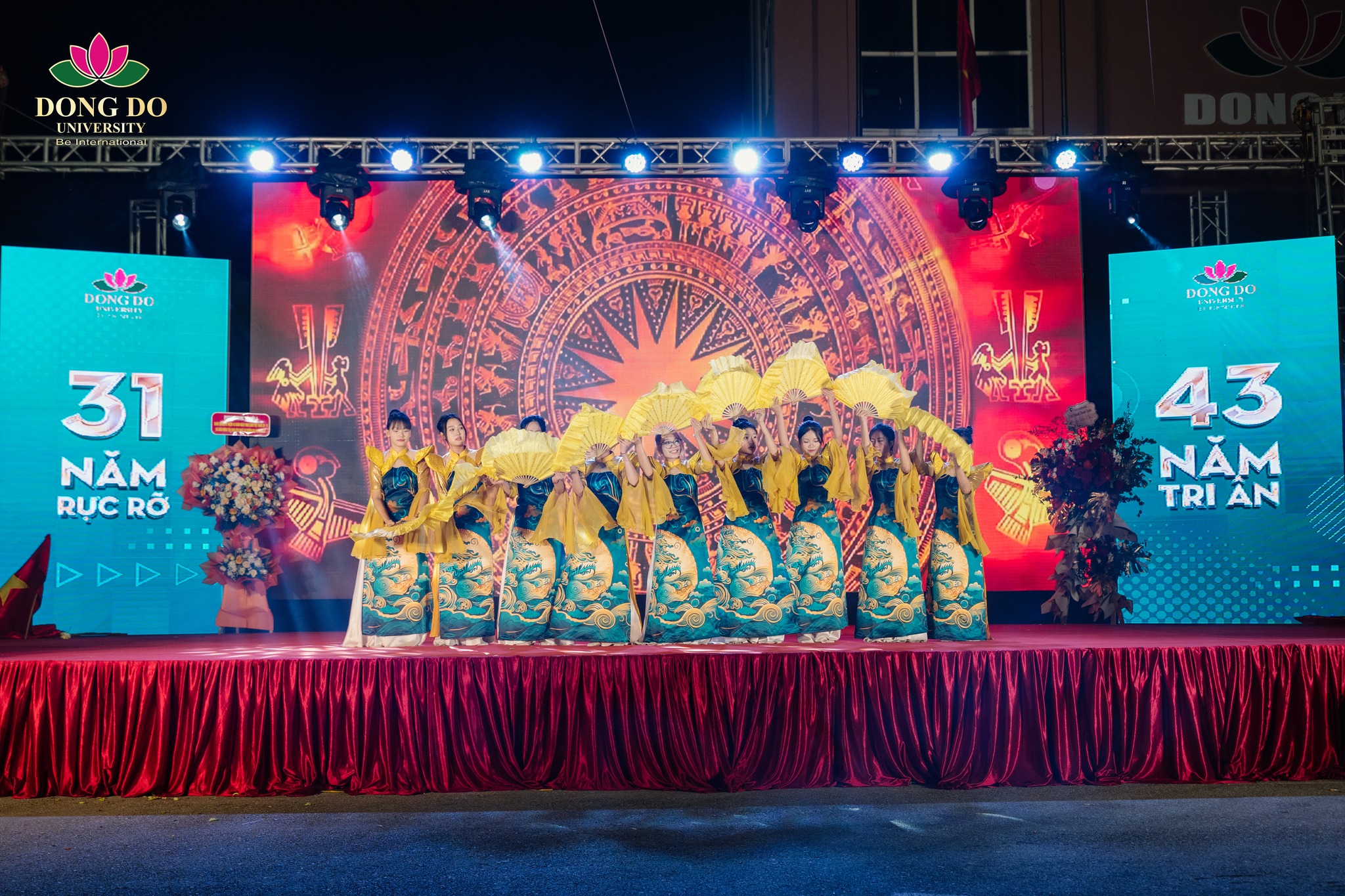 Sinh vi&ecirc;n ng&agrave;nh Ng&ocirc;n ngữ Trung - &ldquo;Thịnh vượng Việt Nam s&aacute;ng ngời&rdquo; & &ldquo;Kiếp sau vẫn l&agrave; người Việt Nam&rdquo;