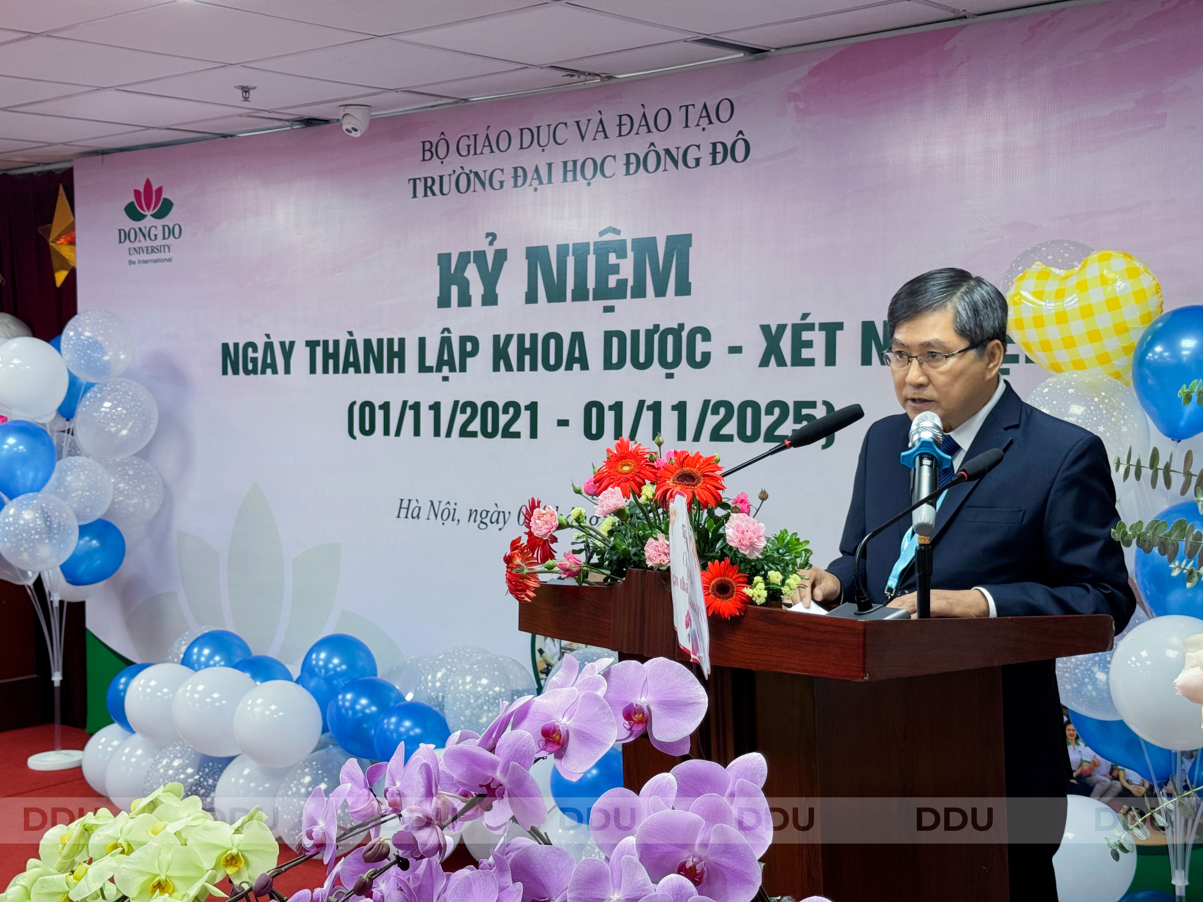 Thầy Ho&agrave;ng Duy Hiển &ndash; Ph&oacute; Trưởng Khoa Dược &ndash; X&eacute;t nghiệm ph&aacute;t biểu khai mạc