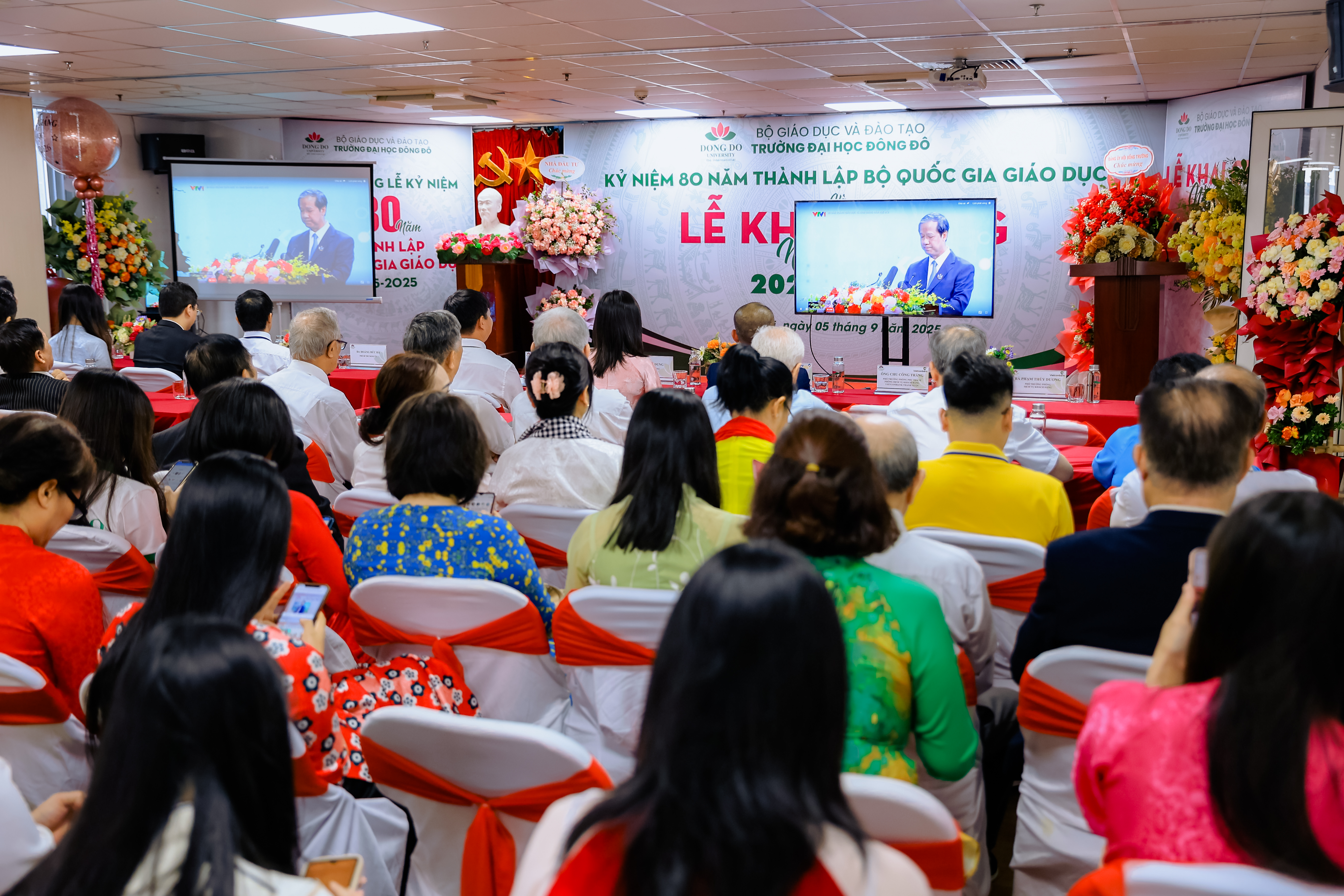 Ng&acirc;n h&agrave;ng PVcombank với Quyết định trao tặng Quỹ &ldquo;Thắp s&aacute;ng niềm tin&rdquo; trị gi&aacute; 250.000.000 đồng