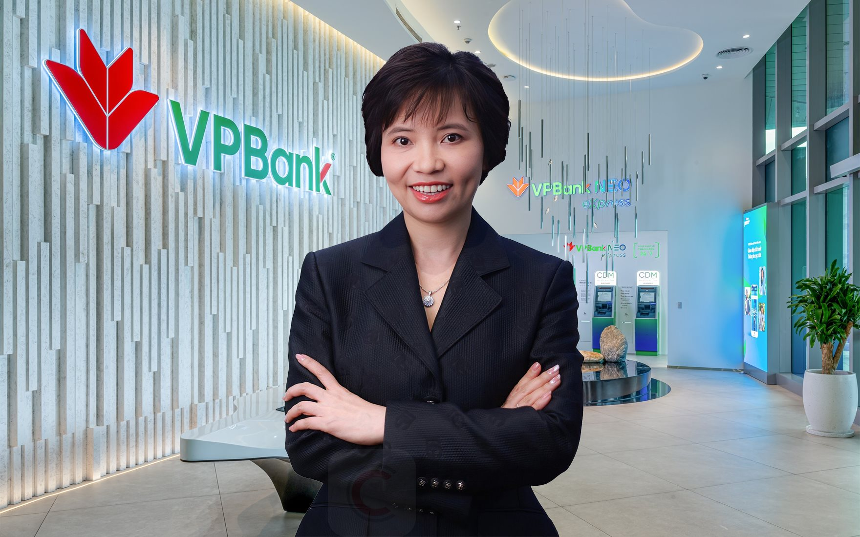 B&agrave; Phạm Thị Nhung, cựu sinh vi&ecirc;n Trường Đại học Đ&ocirc;ng Đ&ocirc; - Ph&oacute; Tổng Gi&aacute;m đốc Ng&acirc;n h&agrave;ng VPBank
