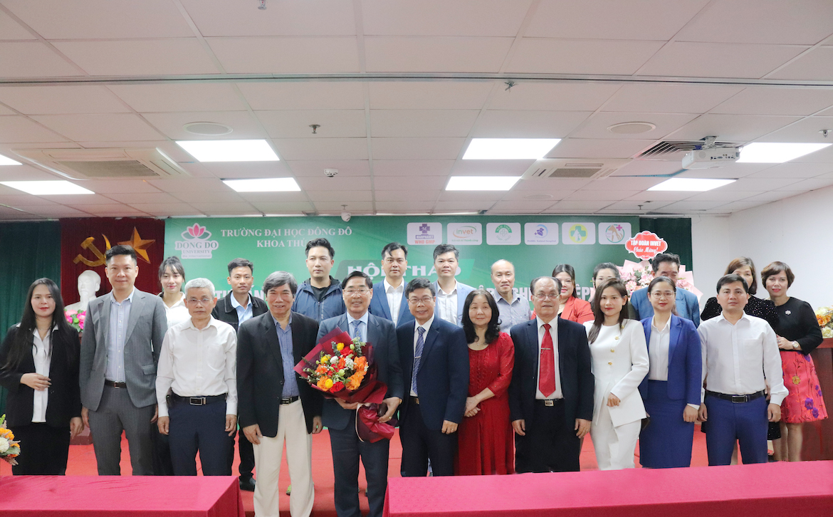 hoi-thao-tu-van-tuyen-sinh-dao-tao-thuc-tap-nghe-nghiep-va-bo-tri-viec-lam-cho-sinh-vien-khoa-thu-y-dien-ra-thanh-cong-tot-dep