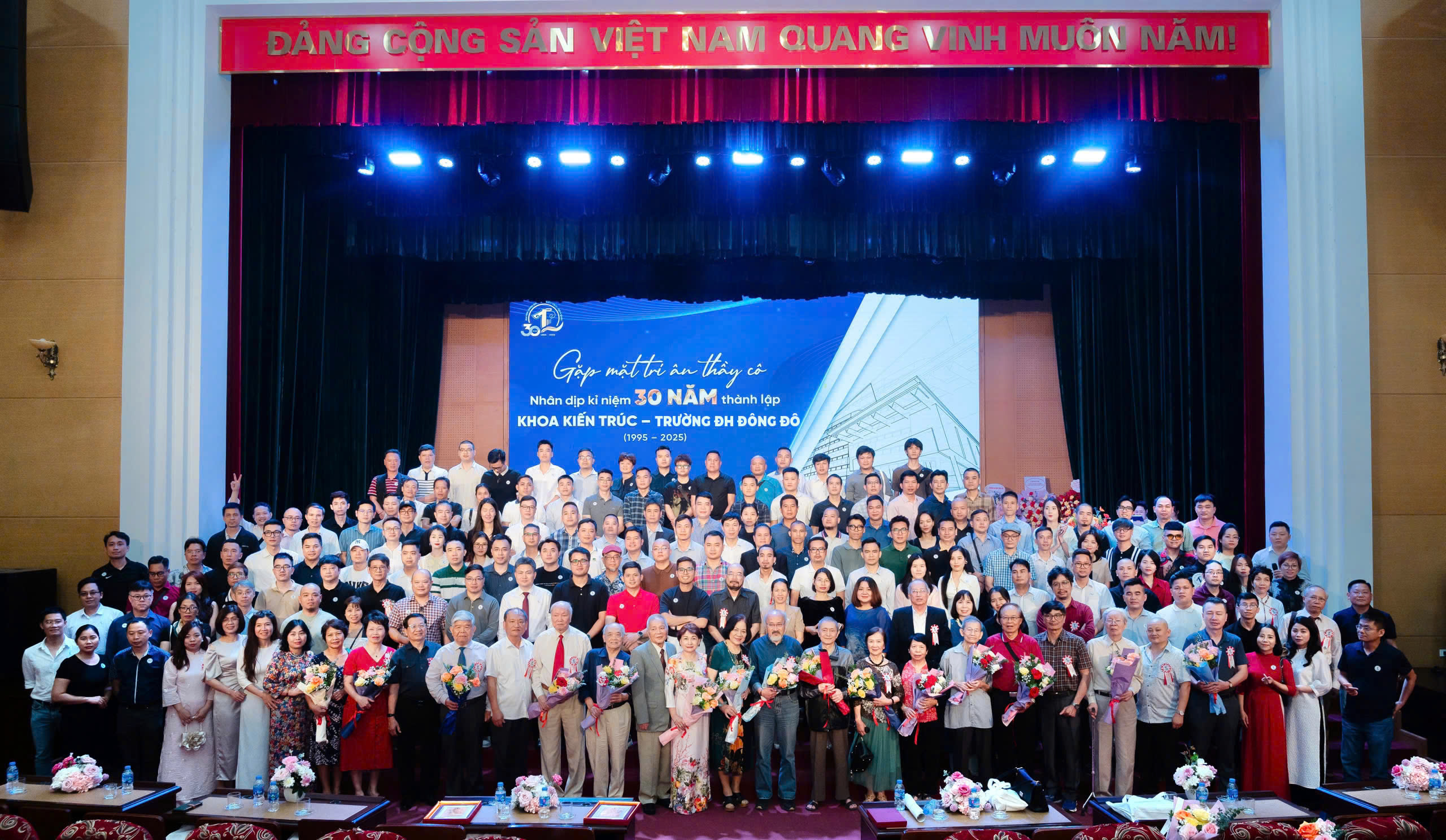 le-ky-niem-30-nam-thanh-lap-khoa-kien-truc-truong-dai-hoc-dong-do-hanh-trinh-tri-an-va-ket-noi