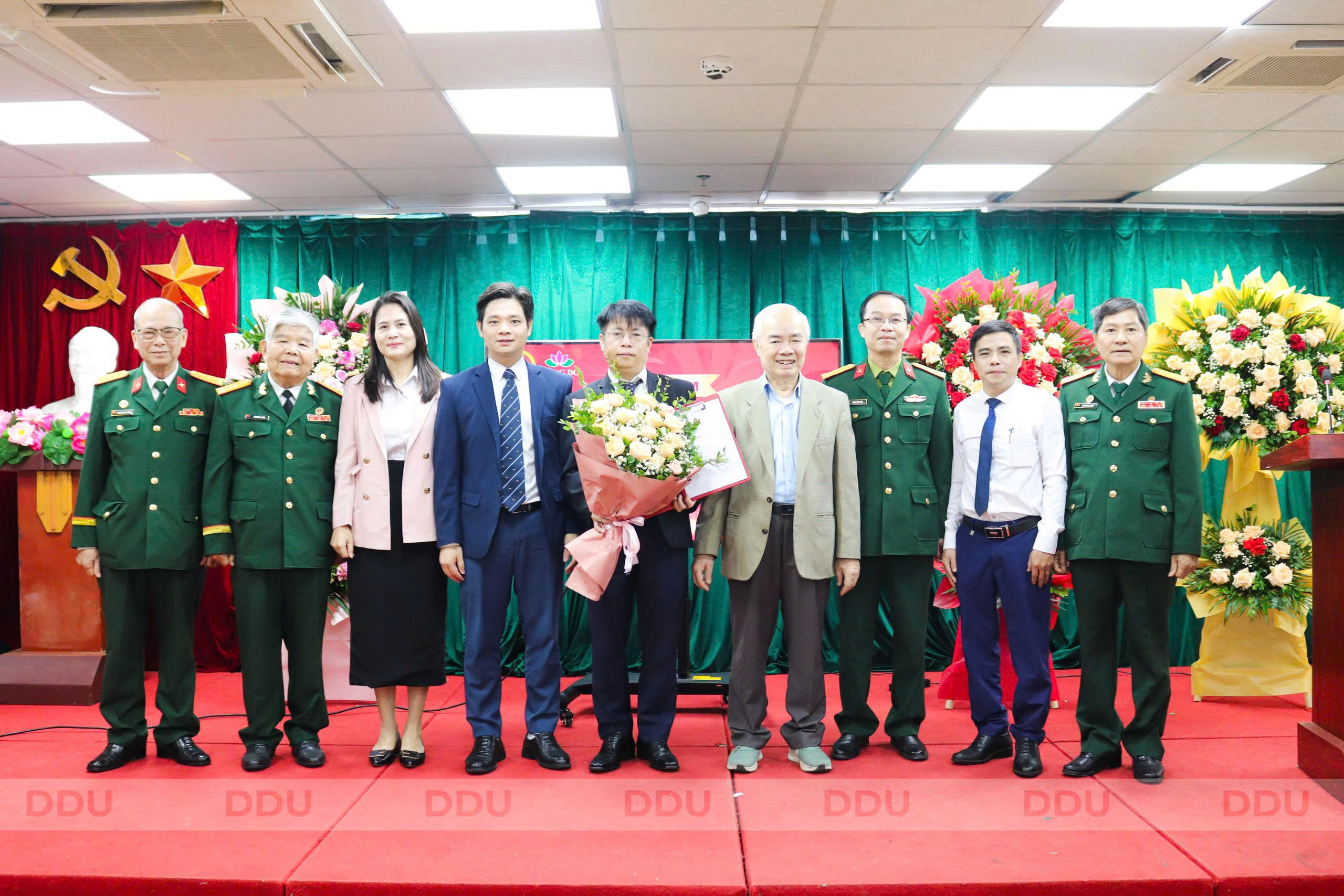 le-ky-niem-81-nam-ngay-thanh-lap-quan-doi-nhan-dan-viet-nam-va-21-nam-ngay-thanh-lap-hoi-cuu-chien-binh-truong-dai-hoc-dong-do