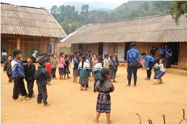 sinh-vien-dai-hoc-dong-do-tham-gia-hoat-dong-thien-va-tinh-nguyen