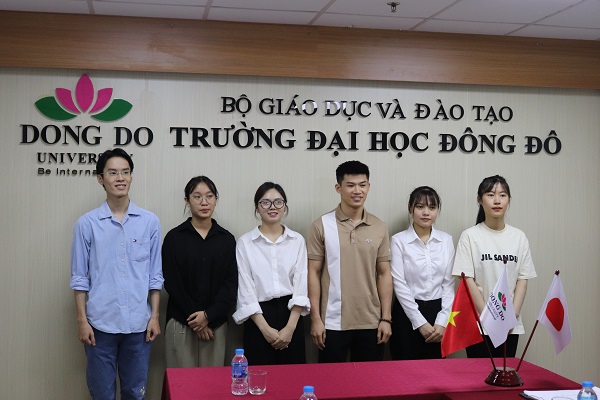 trao-doi-hop-tac-giang-day-va-hoc-tap-ngon-ngu-nhat-tai-truong-dai-hoc-dong-do