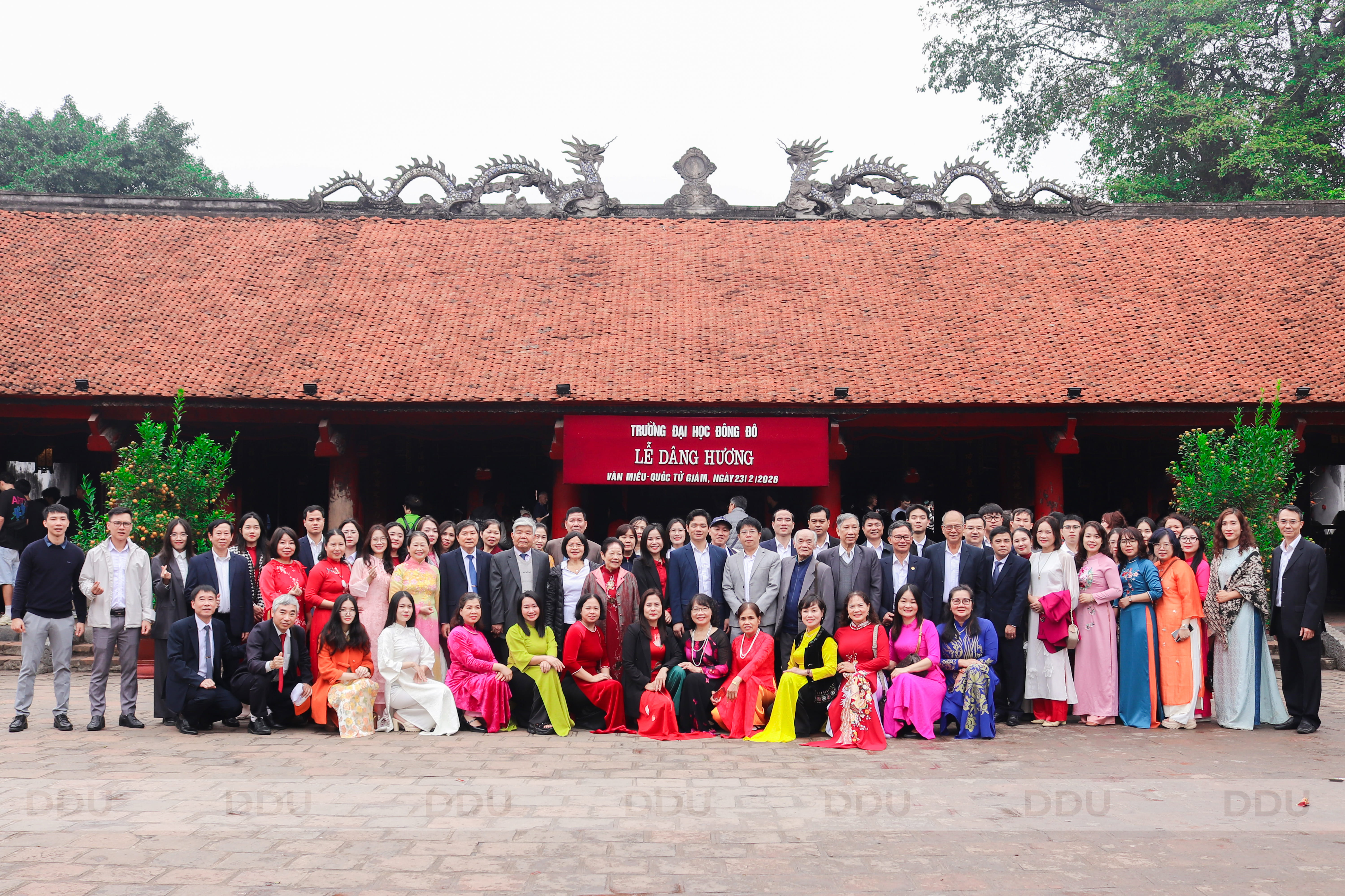 truong-dai-hoc-dong-do-to-chuc-le-dang-huong-dau-xuan-tai-van-mieu-quoc-tu-giam