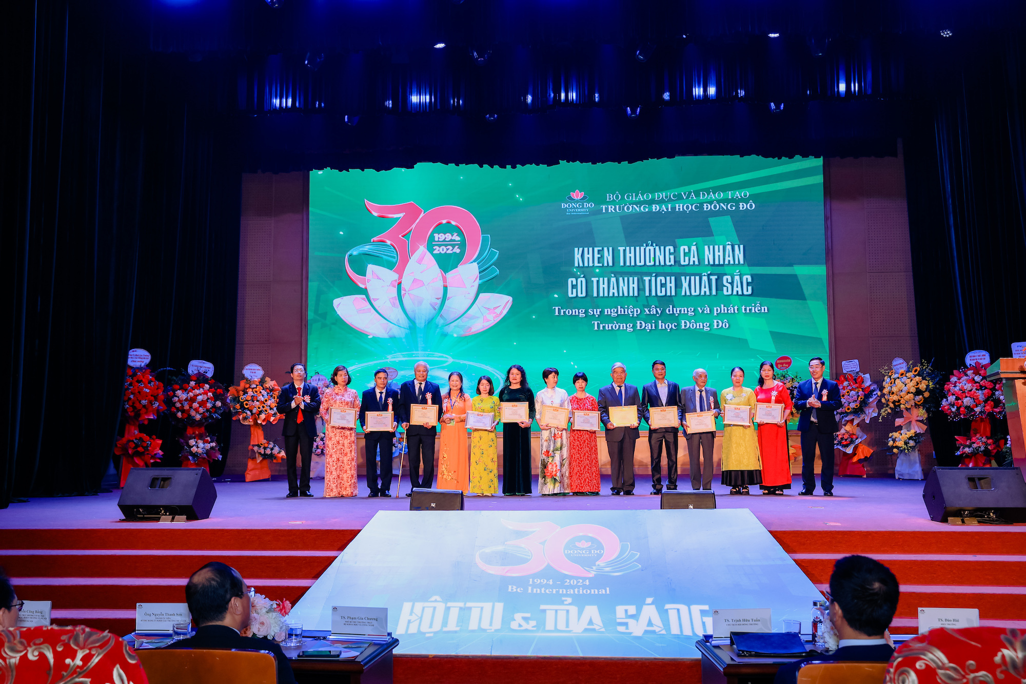 vtc-news-30-nam-kien-tao-tri-thuc-truong-dai-hoc-dong-do-to-chuc-le-ky-niem-trang-trong