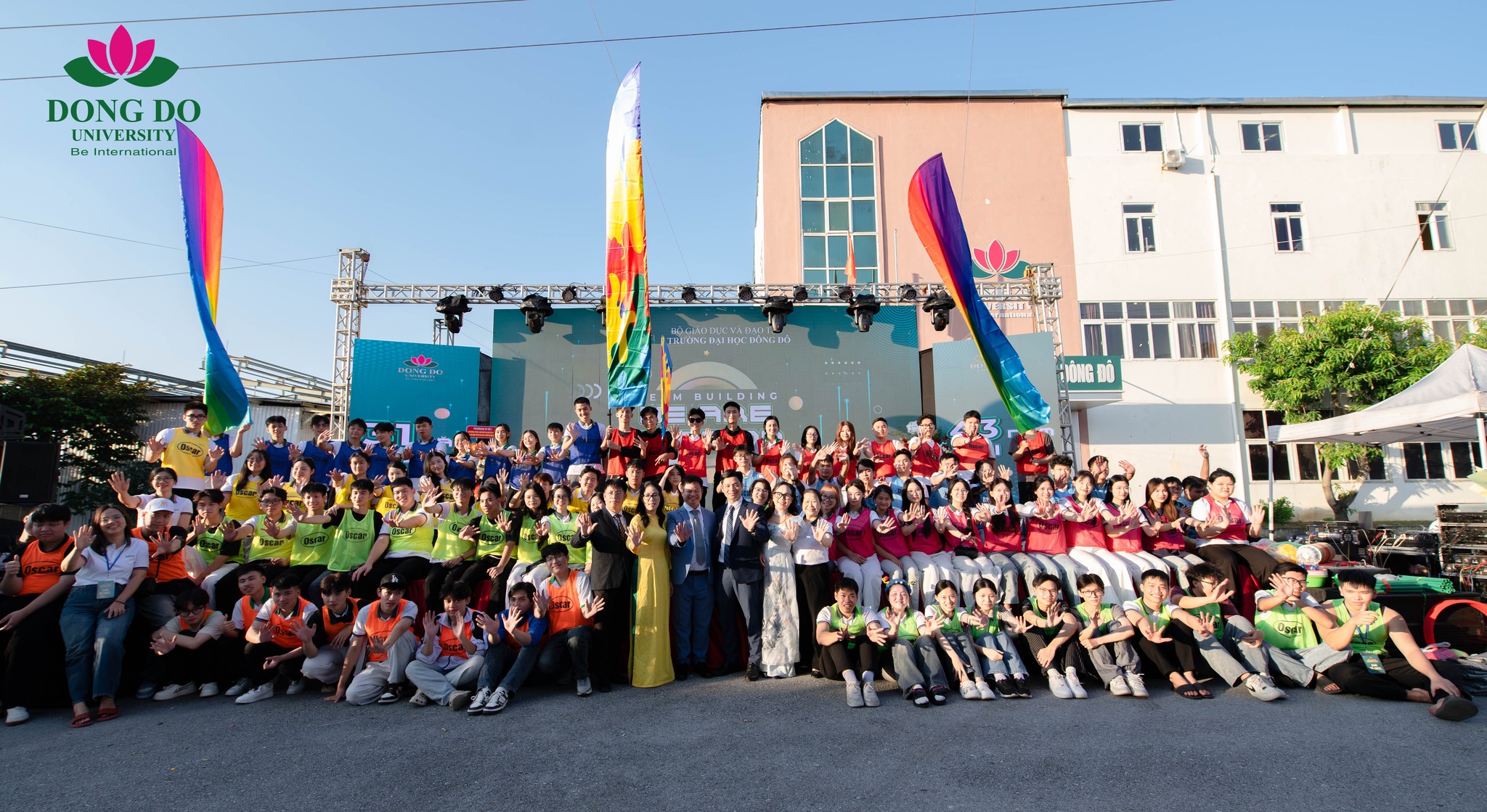 we-re-dong-do-buoi-gan-ket-dac-biet-trong-chuoi-hoat-dong-chao-mung-ngay-nha-giao-viet-nam-20-11