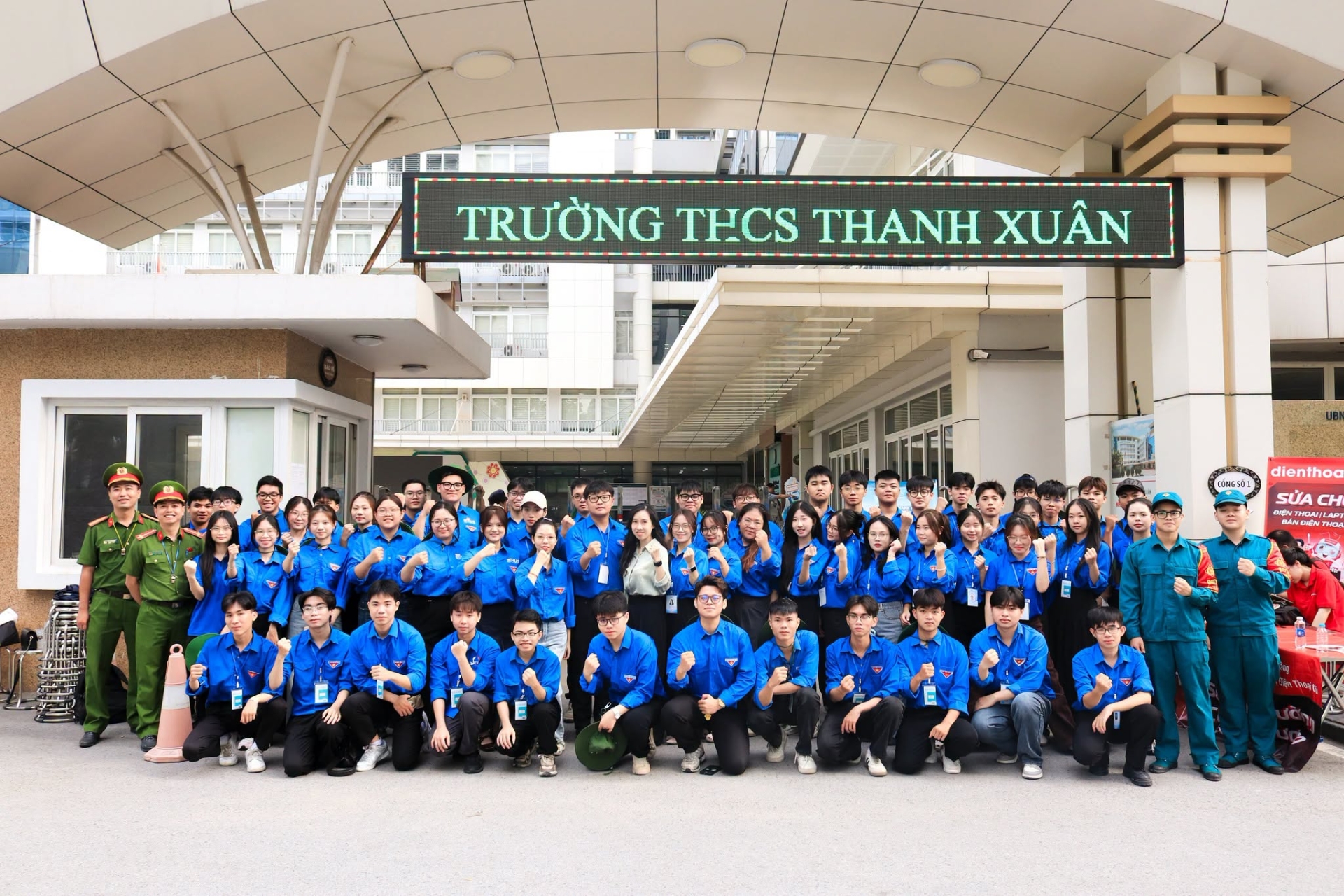 sinh-vien-truong-dai-hoc-dong-do-ra-truong-co-de-xin-viec-khong