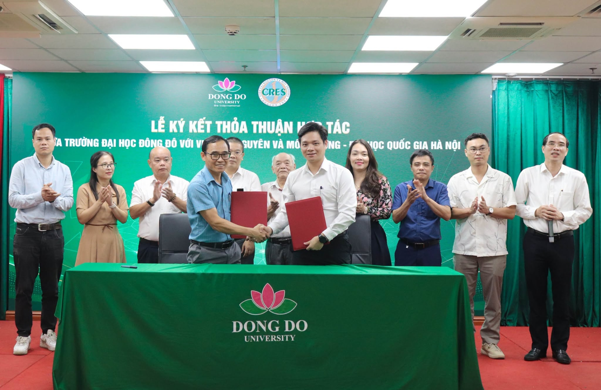 truong-dai-hoc-dong-do-ky-ket-thoa-thuan-hop-tac-voi-vien-tai-nguyen-va-moi-truong-dai-hoc-quoc-gia-ha-noi-mo-rong-co-hoi-dao-tao-va-nghien-cuu-khoa-hoc