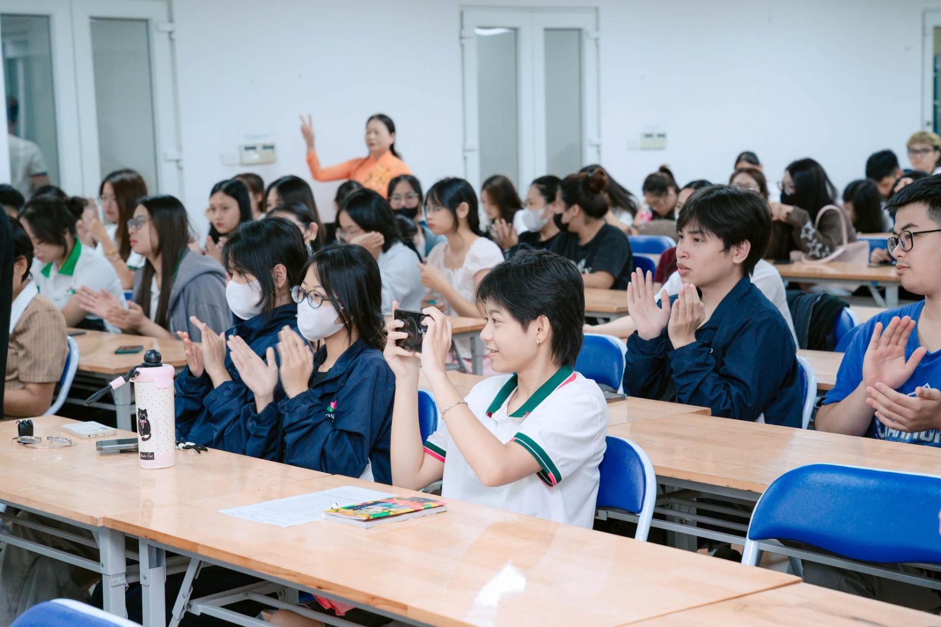 nganh-cong-nghe-ky-thuat-dieu-khien-va-tu-dong-hoa-hoc-gi-ngoai-may-moc-dinh-huong-3-chuyen-nganh-hot-dan-dau-ky-nguyen-cong-nghiep-4-0-tai-truong-dai-hoc-dong-do